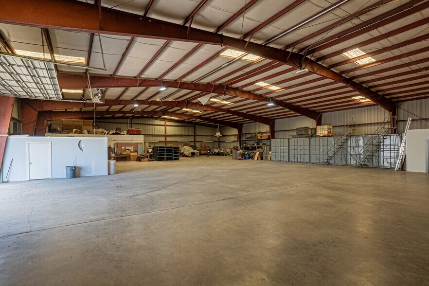 More Photos Of 3500 Confederate Rd, El Paso Warehouse For Lease