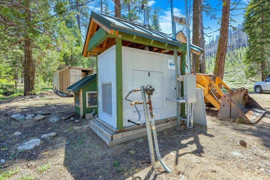 More Photos Of 1 State Hwy 108, Pinecrest Hotel For Sale