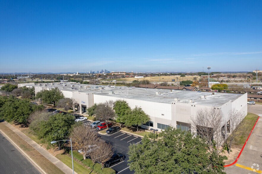 More Photos Of 5810 Trade Center Dr, Austin Flex For Lease