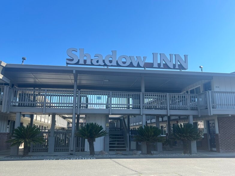 More Photos Of 584 N East St, Woodland Hotel For Sale