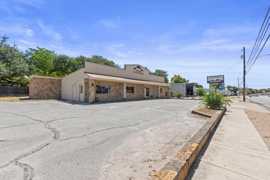 More Photos Of 503 S Highway 281, Burnet Office For Sale