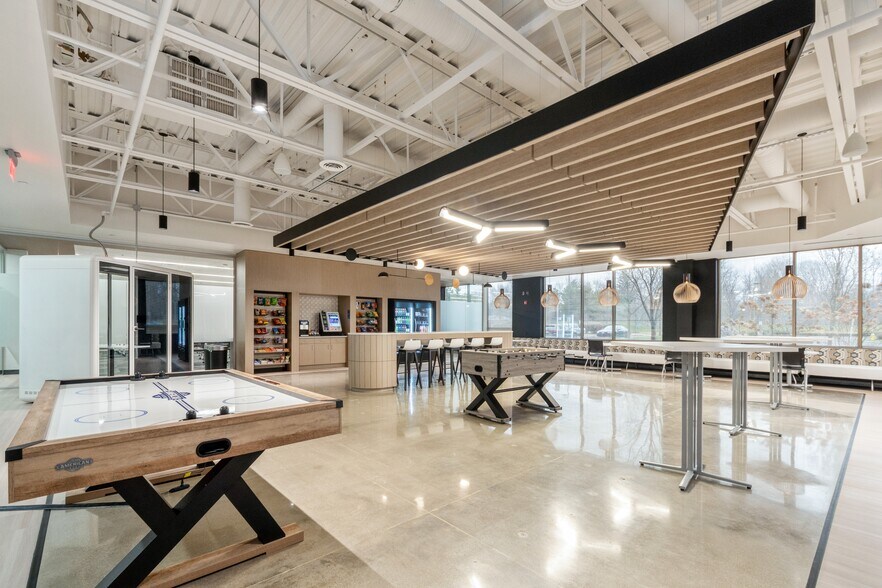 More Photos Of 501 Pennsylvania Pky, Indianapolis Office For Lease