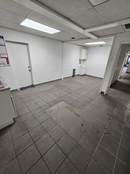 More Photos Of 8620 Jamaica Ave, Jamaica Office Residential For Lease