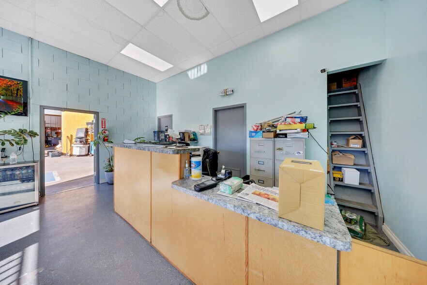 More Photos Of 4401 Beverly Blvd, Los Angeles Auto Repair For Sale