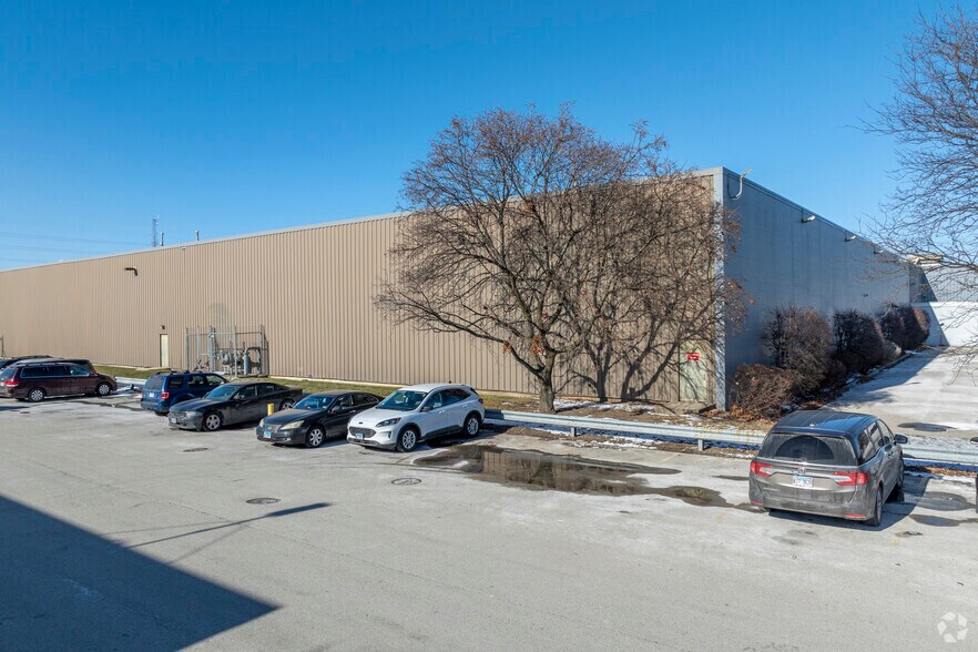 More Photos Of 1900 S 25th Ave, Broadview Manufacturing For Lease