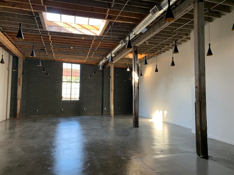 More Photos Of 229 Grant St SE, Atlanta Showroom For Lease