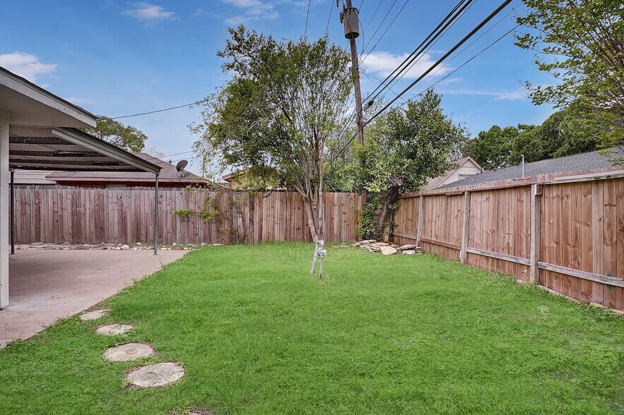 More Photos Of 5722 W 43rd St, Houston Specialty For Sale