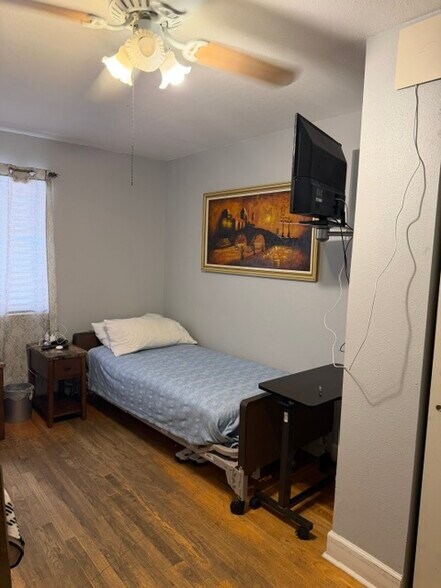More Photos Of Peoria & 35th Ave, Phoenix Assisted Living For Sale