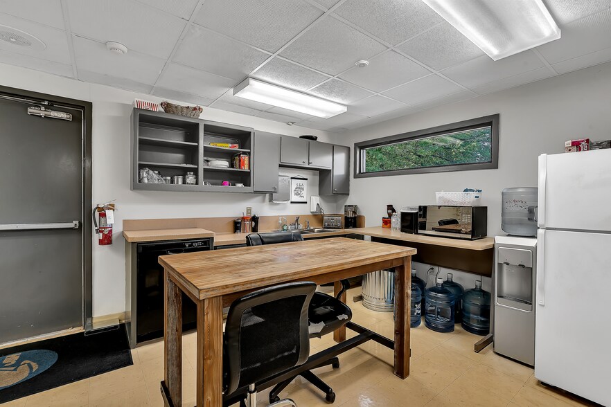 More Photos Of 1212 Clinic Dr, Tyler Healthcare For Sale