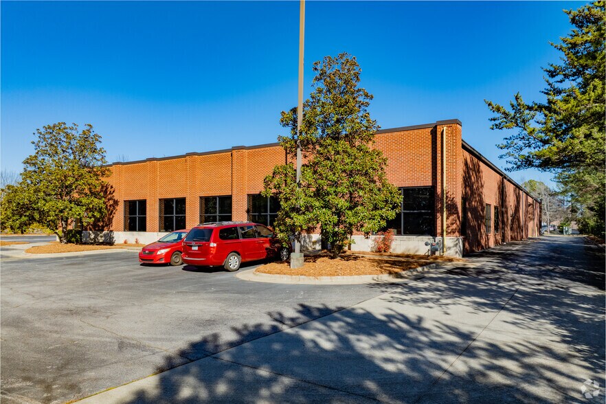 Primary Photo Of 6100 Maddry Oaks Ct, Raleigh Flex For Sale
