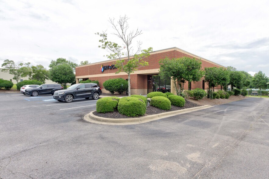 More Photos Of 475 Industrial Dr, Lexington Showroom For Sale