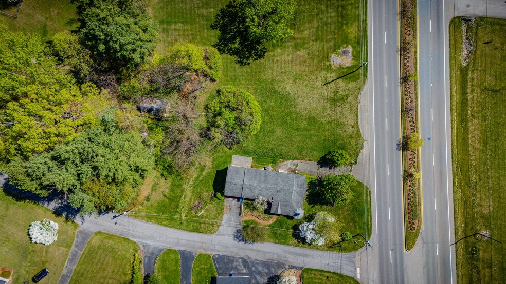 More Photos Of 1203 E Jackson Blvd, Jonesborough Office Residential For Sale