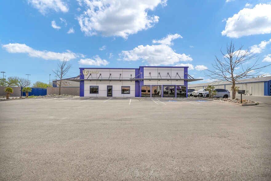 More Photos Of 2903 Wall St, Midland Office For Lease