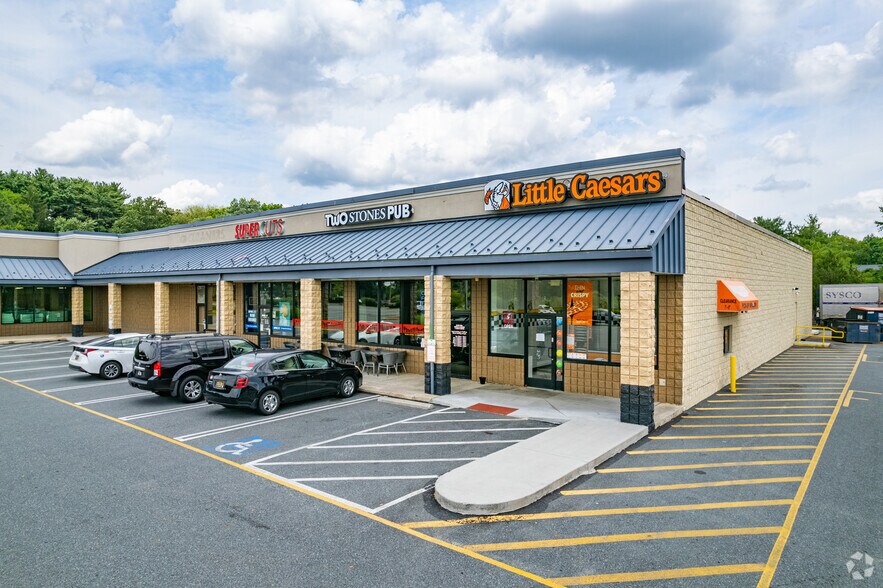 Primary Photo Of 2502 Foulk Rd, Wilmington Storefront For Lease