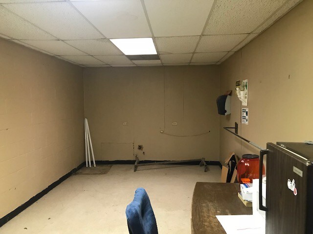 More Photos Of 5215 S Zapata Hwy, Laredo Warehouse For Sale