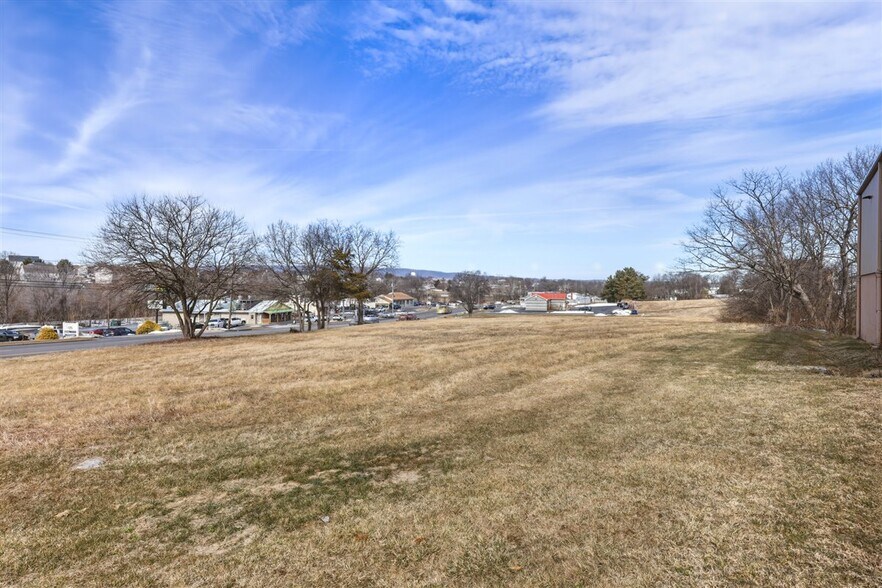 More Photos Of TBD South Main st, Broadway Land For Sale