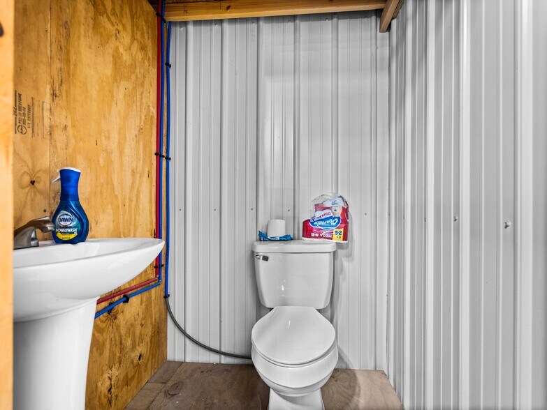 More Photos Of 4579 N Park St, Reed City Warehouse For Sale