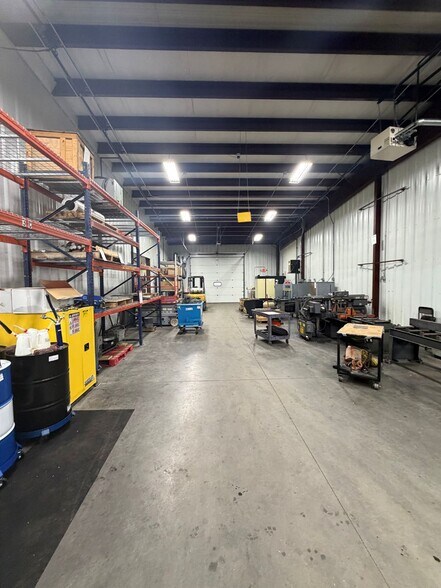 More Photos Of 18075 Woodland Dr, Meadville Manufacturing For Sale