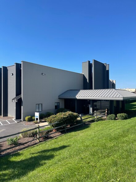 More Photos Of 15 W Aylesbury Rd, Timonium Light Manufacturing For Lease