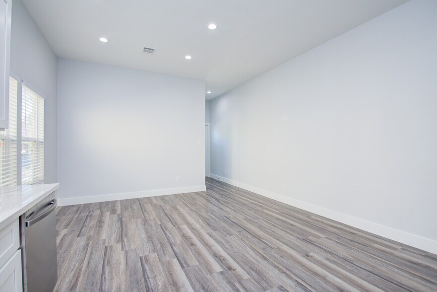 More Photos Of 2620 Delafield St, Houston Apartments For Sale
