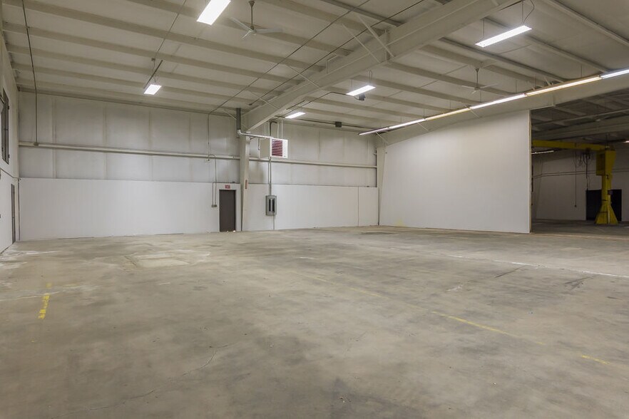 More Photos Of 1 Bowker Rd, Rock Springs Warehouse For Lease