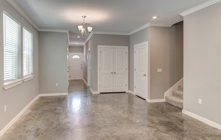 More Photos Of 340 Bowers Blvd, Huntsville Apartments For Sale