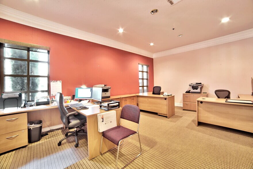 More Photos Of 2534 Anthem Village Dr, Henderson Medical For Sale