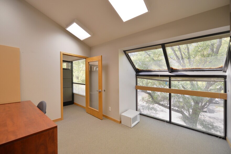 More Photos Of 724 Whalers Way, Fort Collins Office For Sale