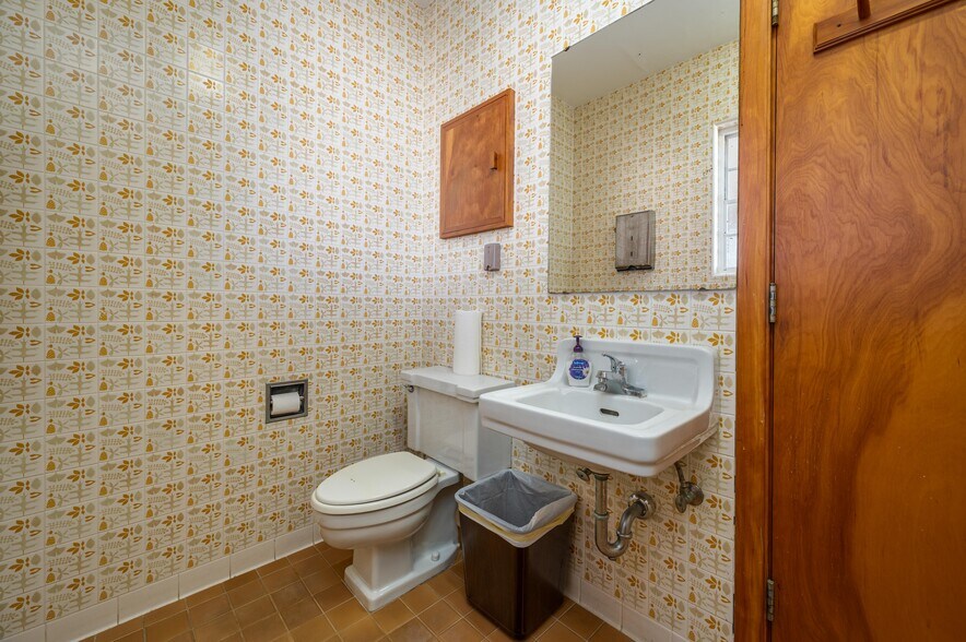 More Photos Of 510 E Parker St, Bartow Office For Sale