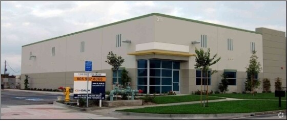 More Photos Of 311 Hearst Dr, Oxnard Warehouse For Lease