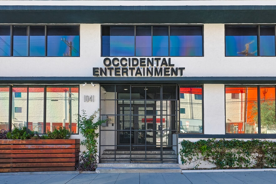 More Photos Of 1041 N Mansfield Ave, Los Angeles Light Distribution For Lease