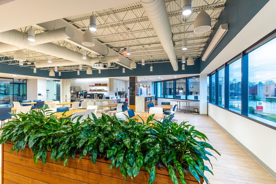 More Photos Of 426 W Lancaster Ave, Devon Office For Lease