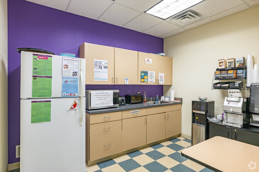 More Photos Of 20 Scotch Rd, Ewing Medical For Lease