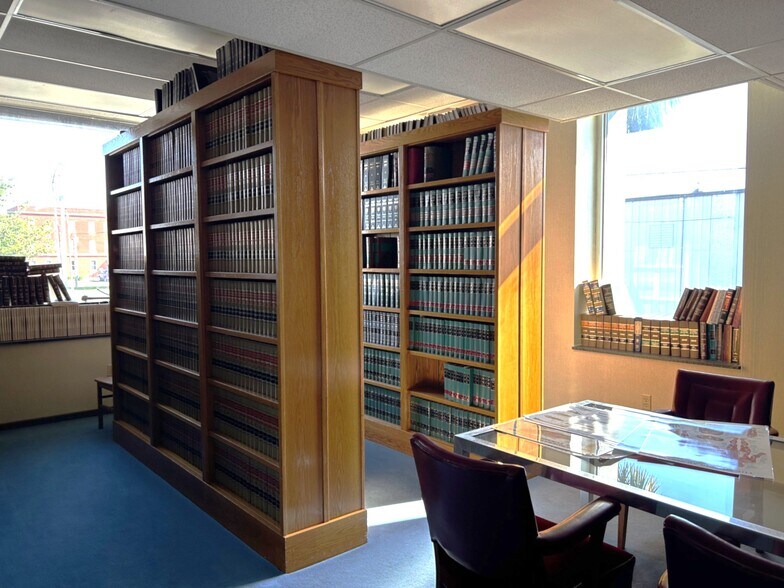More Photos Of 116 NW Columbia Ave, Lake City Office For Sale