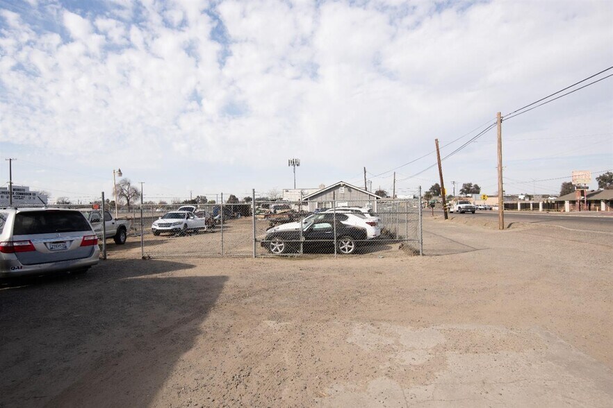 More Photos Of 1095 S 9th St, Modesto Auto Repair For Sale