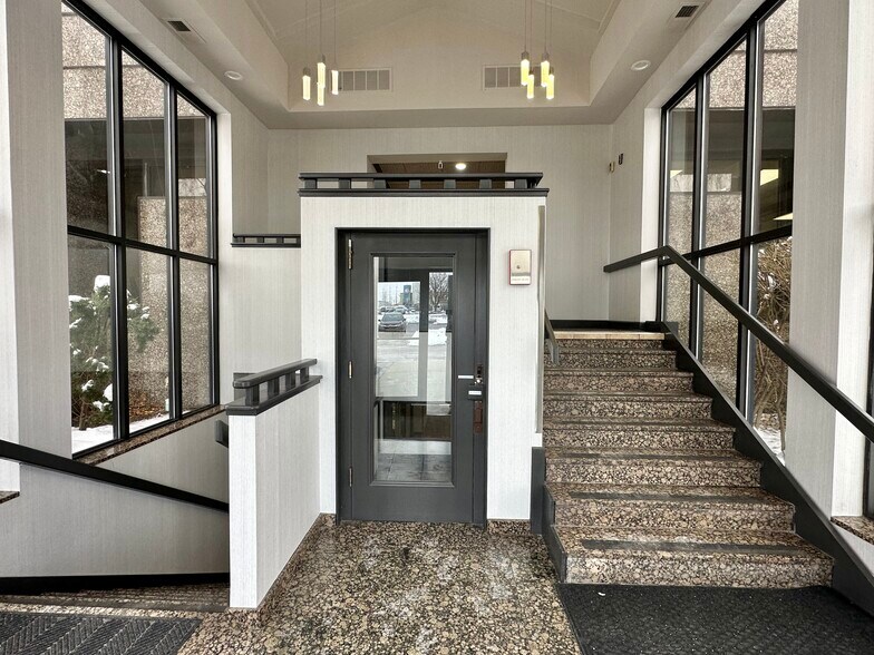 More Photos Of 9245 Calumet Ave, Munster Office For Lease