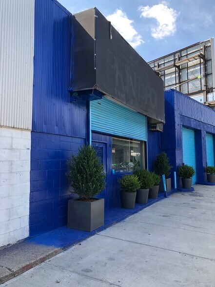 More Photos Of 286-294 Hamilton Ave, Brooklyn Warehouse For Lease