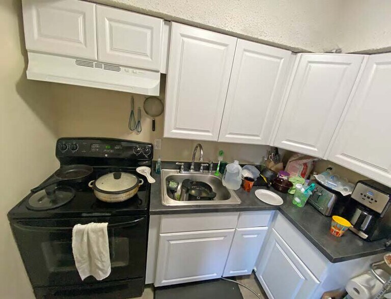 More Photos Of 5 Warner St Ext, Hartford Apartments For Sale