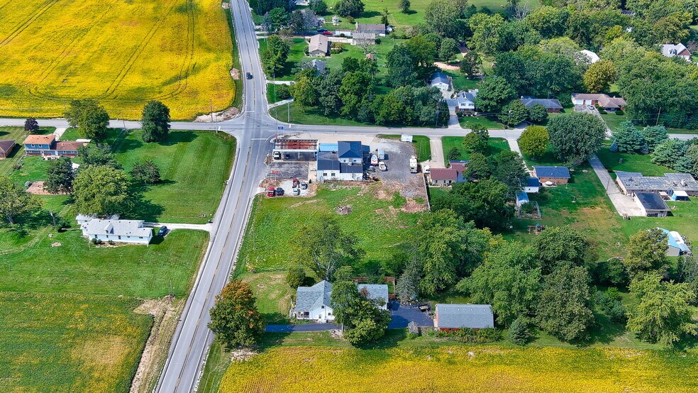 More Photos Of 5982 W State Road 32, Anderson Service Station For Sale