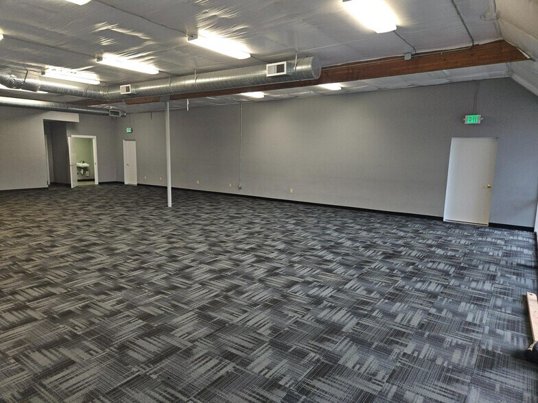 More Photos Of 16027-16029 SE McLoughlin blvd, Milwaukie Freestanding For Lease
