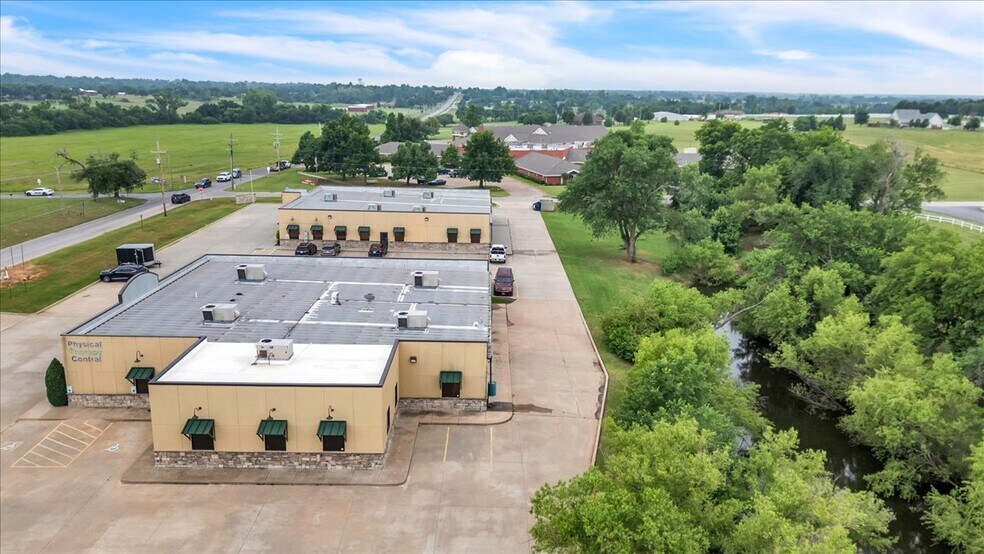 More Photos Of 304 S 29th St, Chickasha Medical For Sale