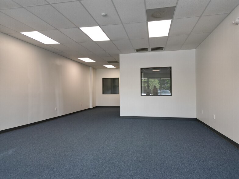 More Photos Of 4520-4534 Beechnut St, Houston Unknown For Lease