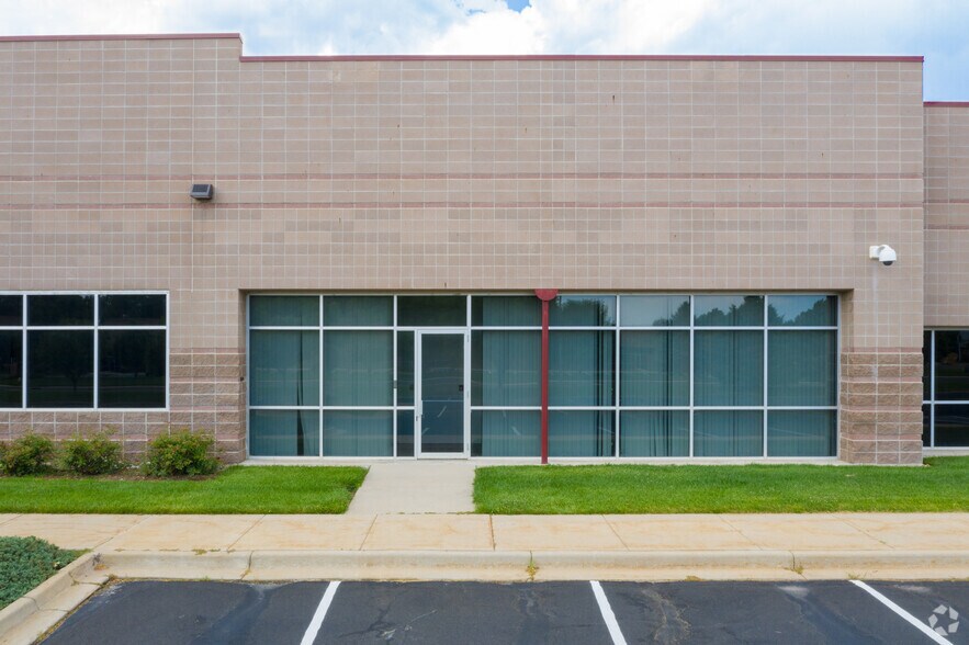 More Photos Of 1811 Pike Rd, Longmont Flex For Sale