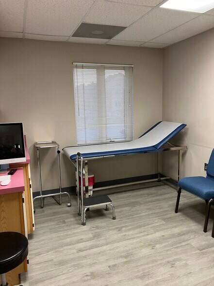 More Photos Of 7231-7243 Hanover Pky, Greenbelt Office For Lease