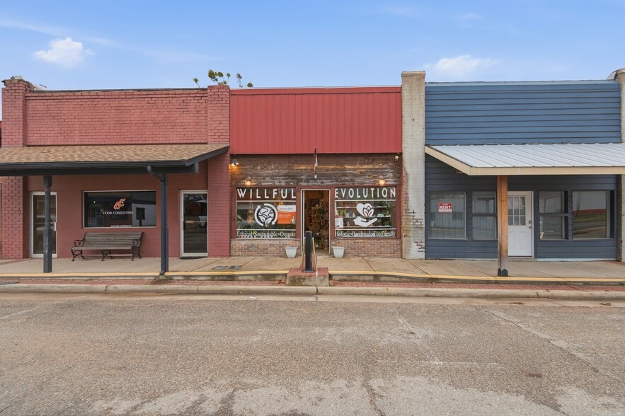More Photos Of 131 S Lee St, Fort Gibson General Retail For Sale
