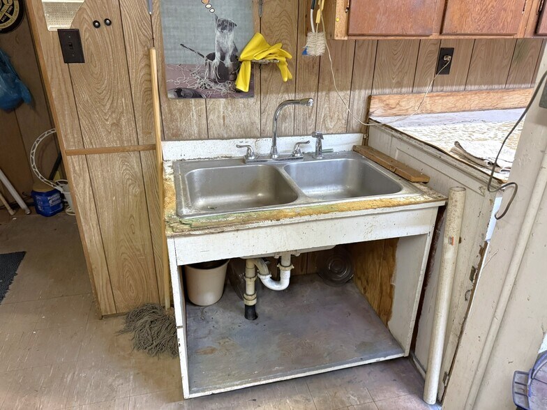 More Photos Of 366 Main St, Grantsville Storefront Retail Office For Sale