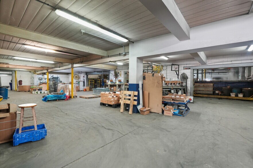 More Photos Of 1711 Woodland Ave, Columbus Warehouse For Lease