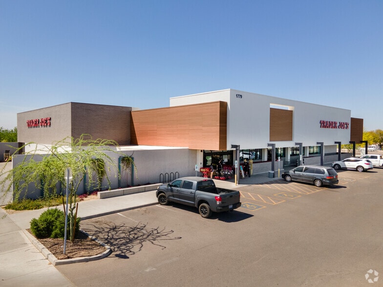 More Photos Of 2524 S San Tan Village Pkwy, Gilbert Storefront For Lease