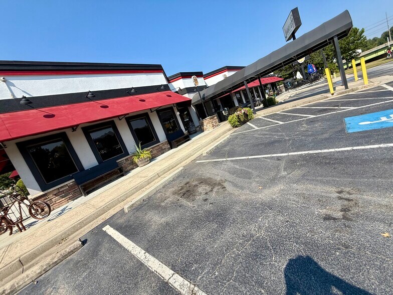 More Photos Of 6365 Peachtree Industrial Blvd, Atlanta Restaurant For Sale