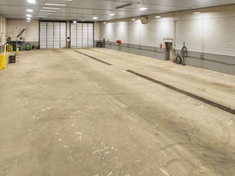 More Photos Of 504 29th St, Parkersburg Warehouse For Lease